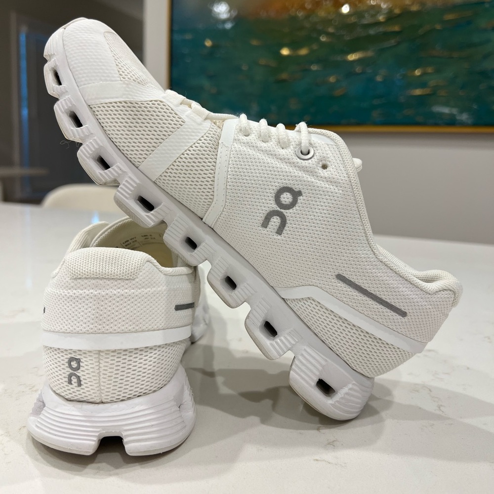 On Running Cloud 5
All White (Women's)